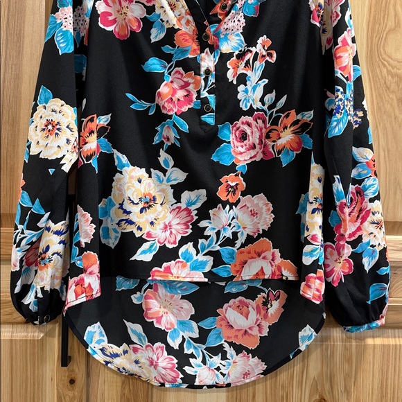 Yumi Kim Floral V-Neck Long Sleeve Blouse Black Pink & Blue Flowers Sz S - Picture 3 of 10